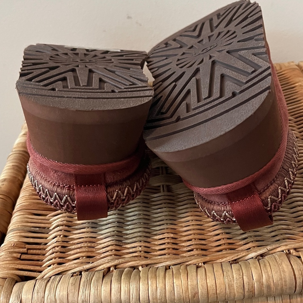 Ugg Tazz Slippers Size 8 NIB NWT - image 11